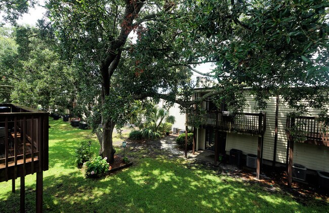Foto del edificio - 308 Miracle Strip Pkwy
