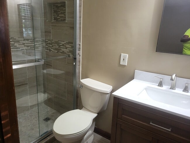Master Bath - 700 Green Mountain Trl