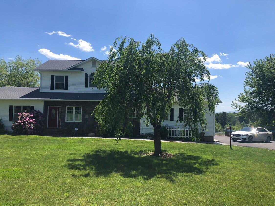 260 Severts Ln, Jefferson, NC 28640 House Rental in Jefferson, NC