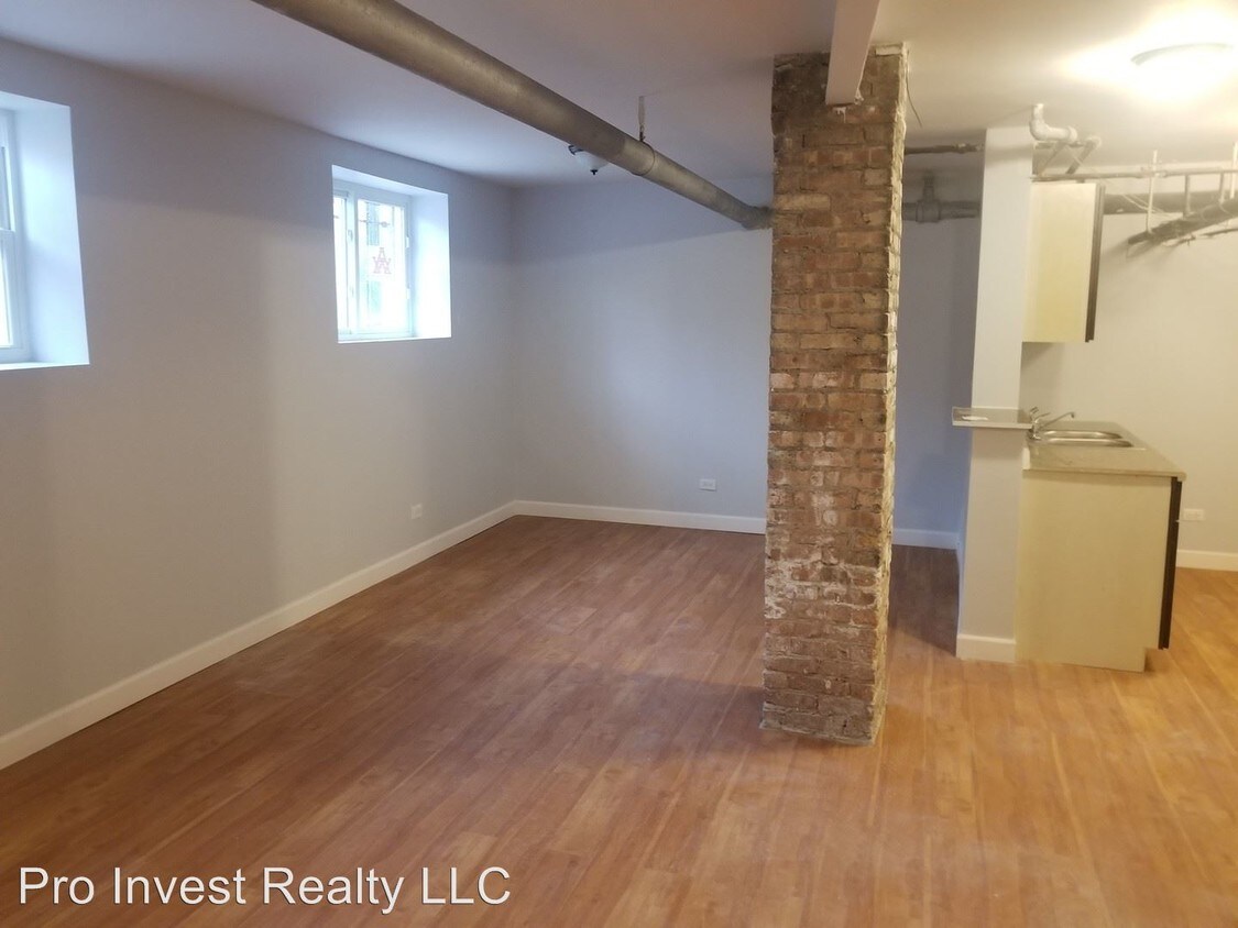 Foto principal - 7767-7767 S South Shore Dr