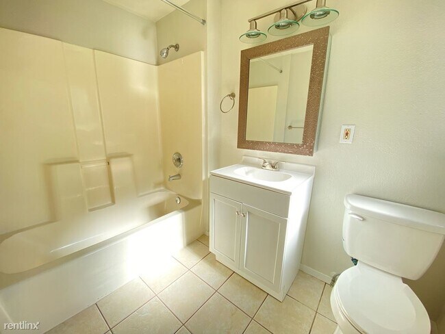 Building Photo - 4 br, 2 bath House - 11116 116th St E