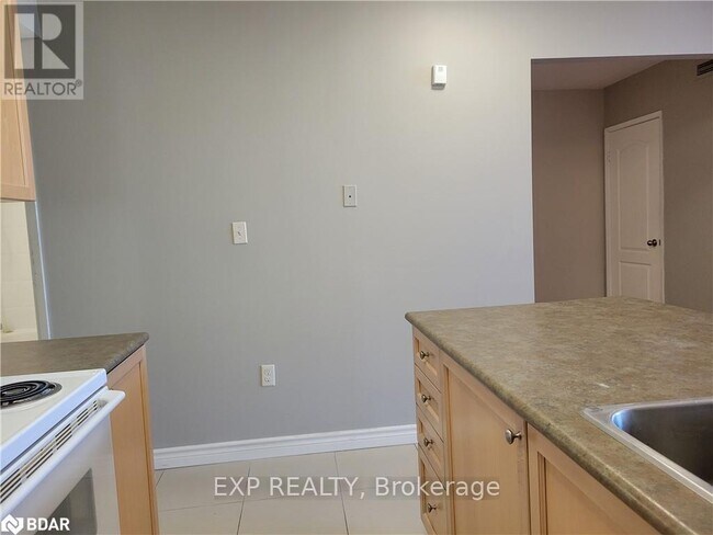 Photo du bâtiment - 85 Barrie Rd