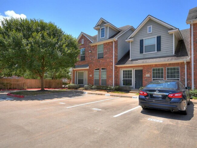 Foto del edificio - 1001 Krenek Tap Rd