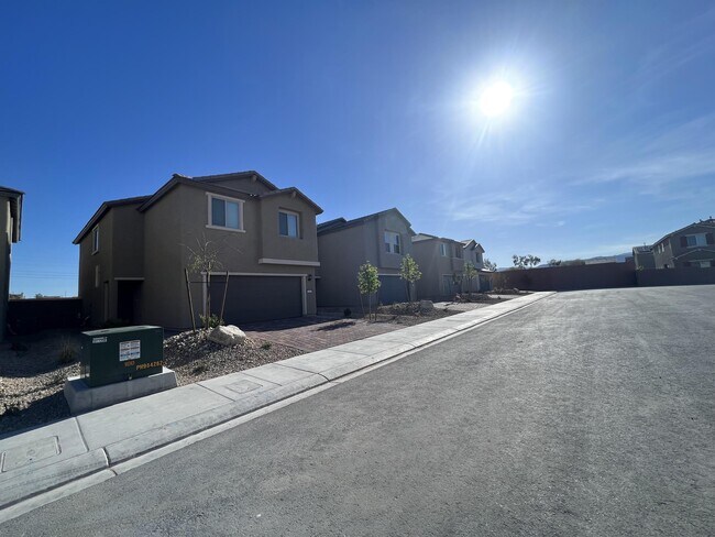 Building Photo - 7637 W Dewey Dr