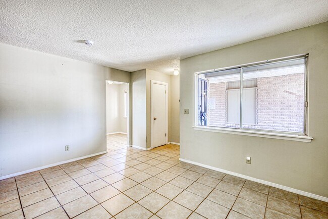 Foto del edificio - Beautiful 2 bed - 1 baths apartment  part ...