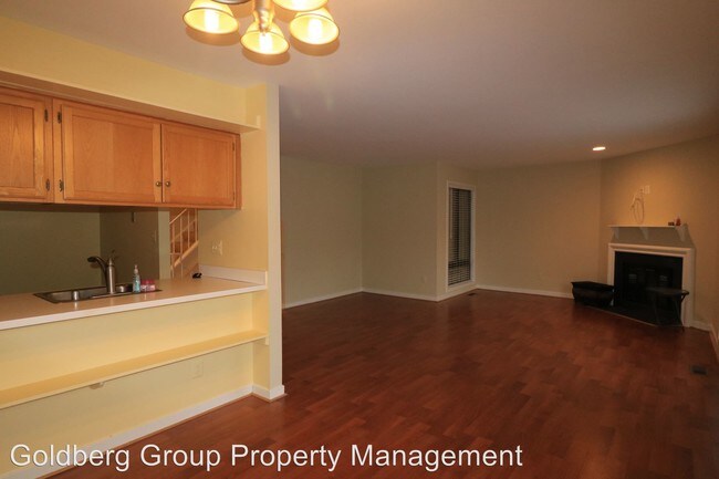 Building Photo - 18504 Locust Point Ct