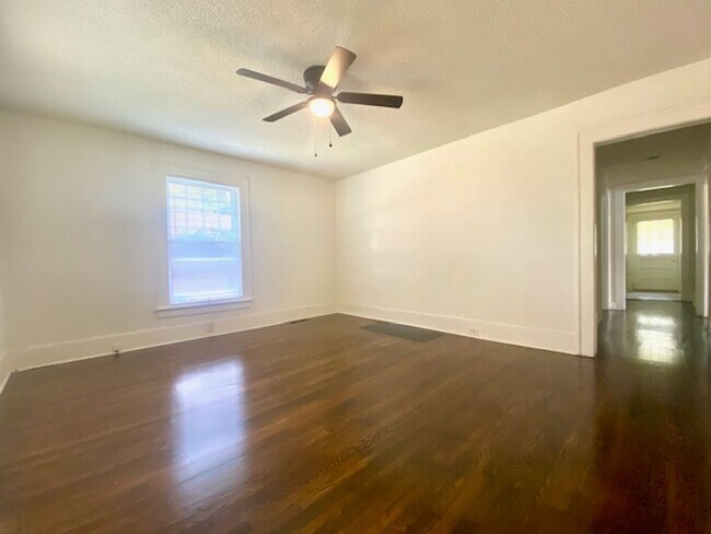 Foto del edificio - 5 min to downtown Concord - 2 bed, 2 bath ...