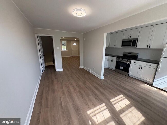 Building Photo - 5240 Fairhaven Rd