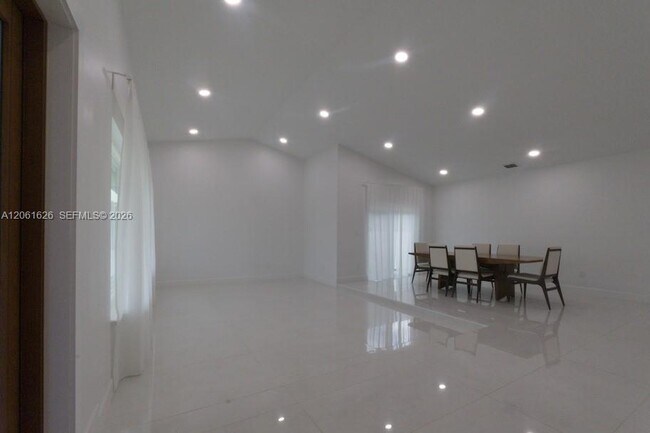 Foto del edificio - 6305 SW 31st St