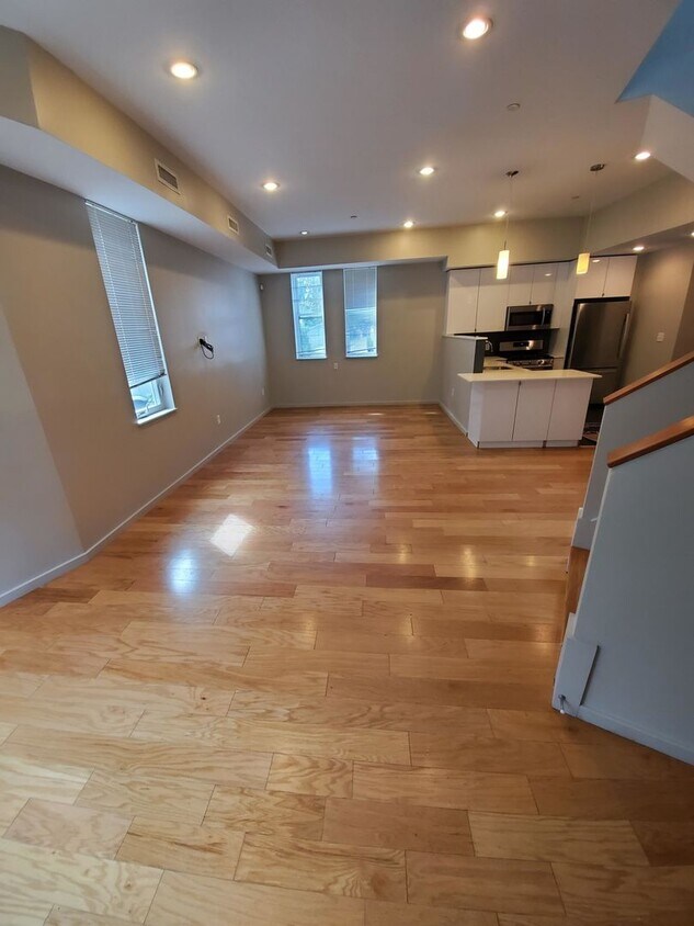 AWESOME UNIT IN ALLSTON!!!!!! - AWESOME UNIT IN ALLSTON!!!!!!