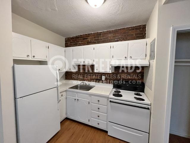 Building Photo - 1 bedroom in Boston MA 02130