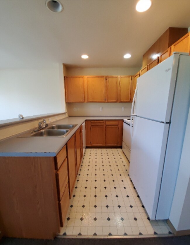 Foto del edificio - Rent Special: $1,750 for July and August, ...
