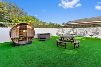 Building Photo - 2128 Dock St