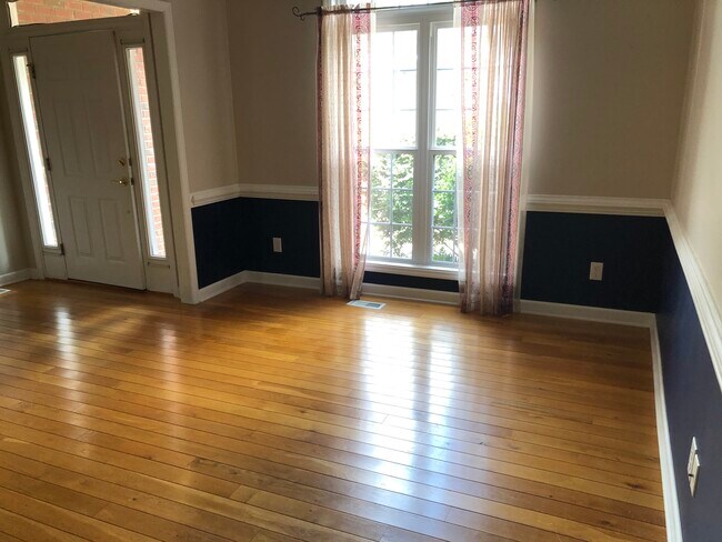 Dining room - 91 Deerwood Ln