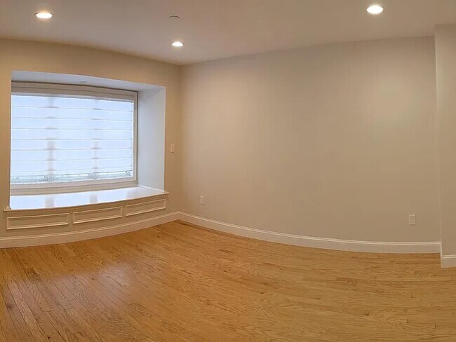 Foto del edificio - 152 Pleasant St