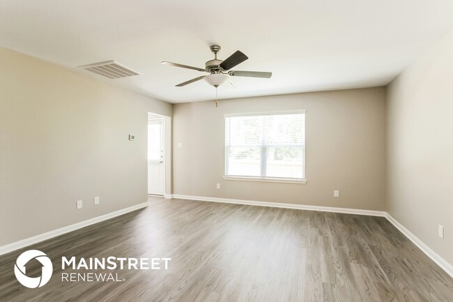 Building Photo - 23055 Bellini Dr