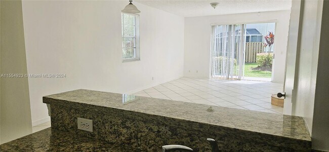 Building Photo - 3619 San Simeon Cir