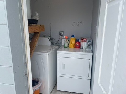 LAUNDRY - 3815 1ST AVE N