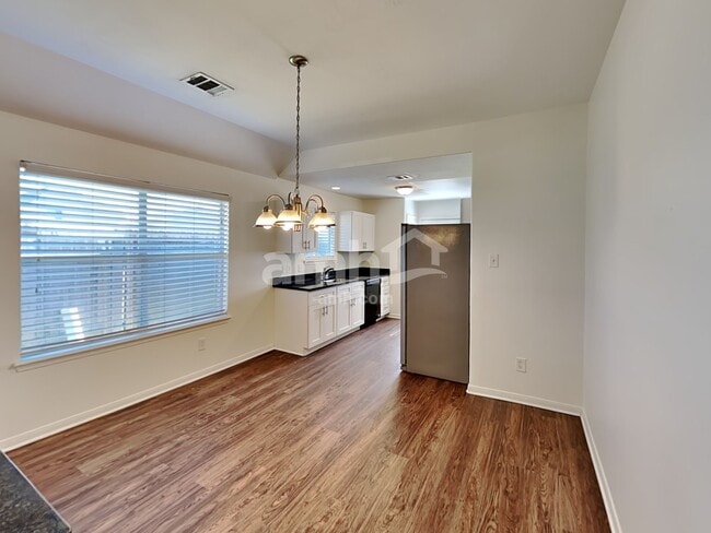 Building Photo - 13210 Ambrosa Dr