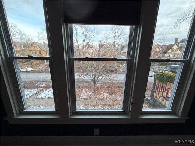 Foto del edificio - 180 Richmond Ave