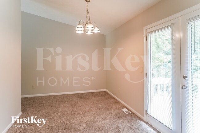 Building Photo - 4138 Chapel Hill Rd