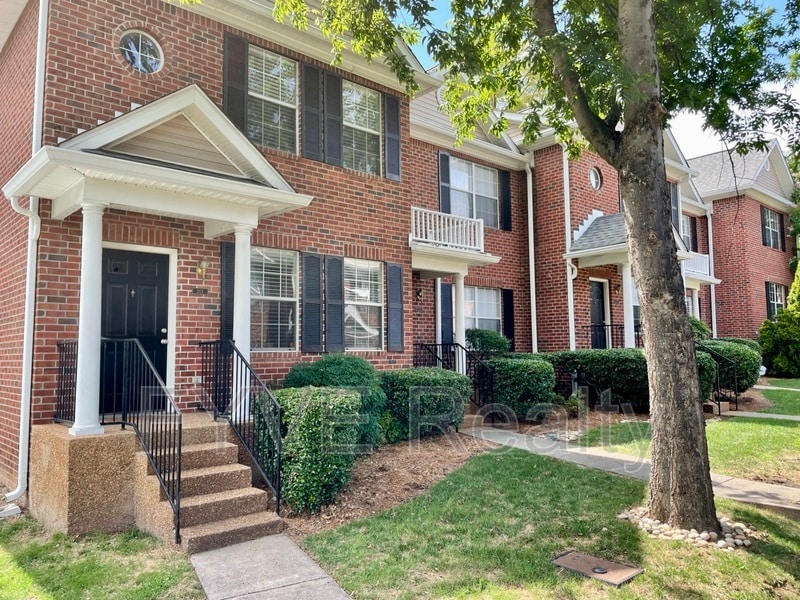 Foto principal - 3163 Parthenon Ave