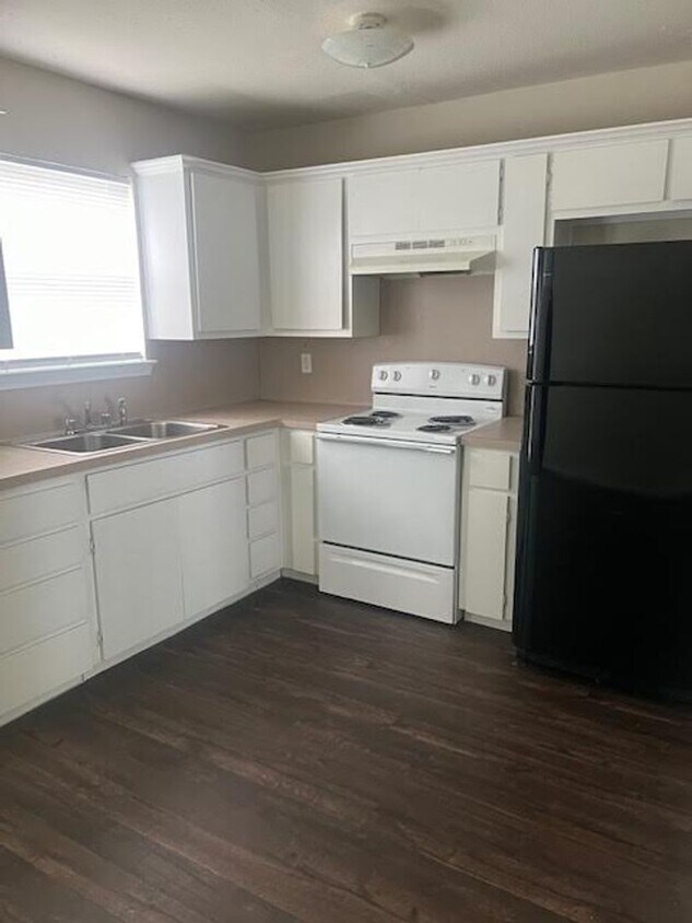 Primary Photo - 2 bedroom townhome in Moody, Texas.