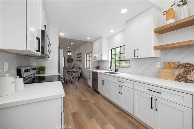 Foto del edificio - Well-Maintained 3 Bedroom Condo in Calavera Hills - Somerset