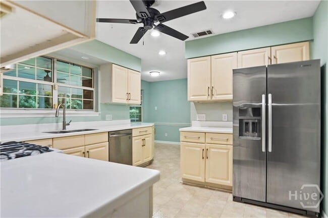 Foto del edificio - 115 Phyllis Dr