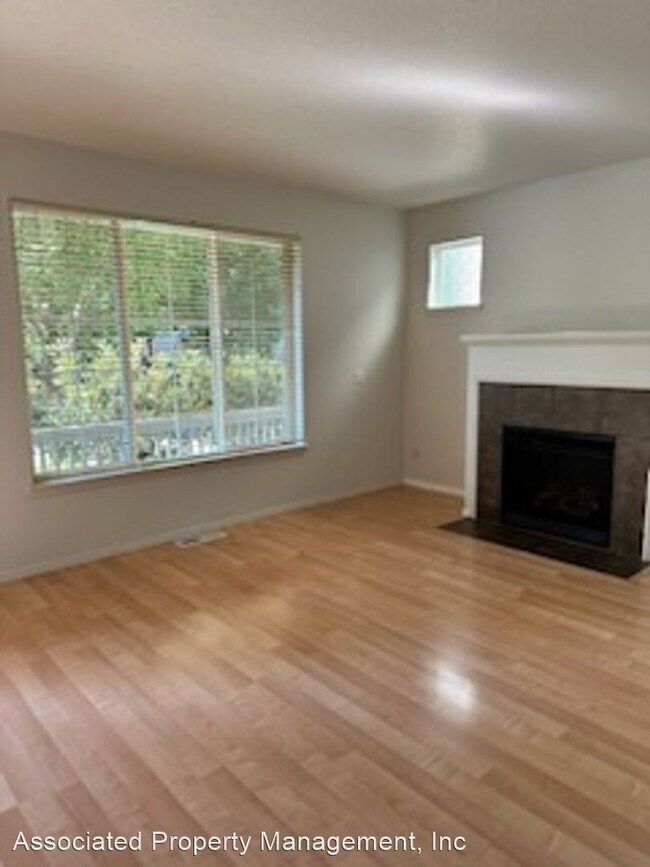 Building Photo - 3 br, 2.5 bath House - 1185 SE Westerland