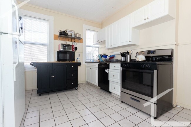 Charming 5 Bedroom House-No broker Fee - Charming 5 Bedroom House-No broker Fee