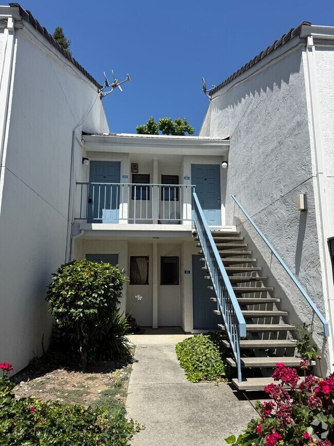Building Photo - 1055 N Capitol Ave