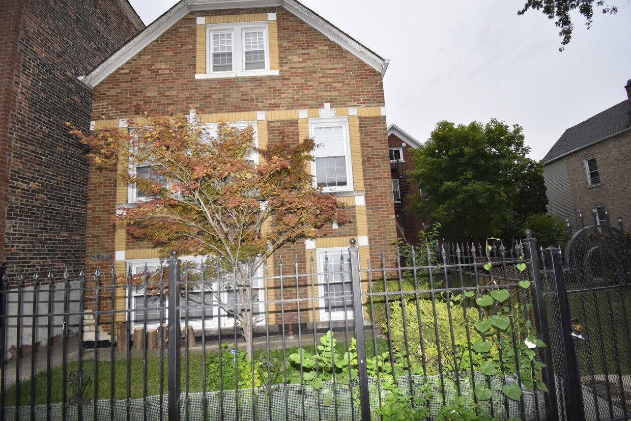Foto principal - 2448 S Homan Ave