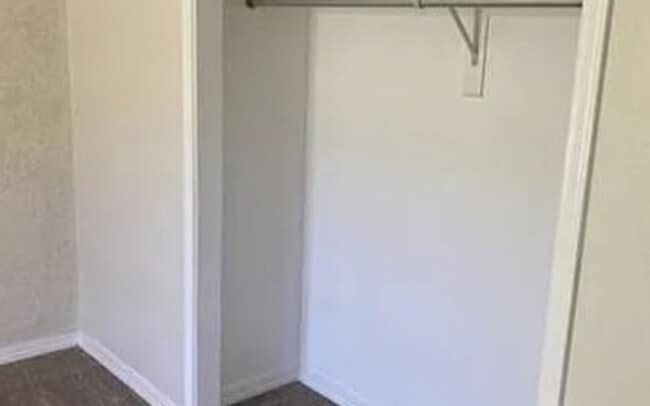 Building Photo - 206 E 820 S