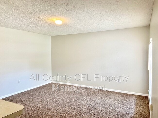 Building Photo - 715 Lucaya Dr