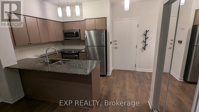 Building Photo - 525 Wilson Ave