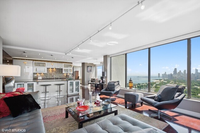 Foto del edificio - 2800 N Lake Shore Dr