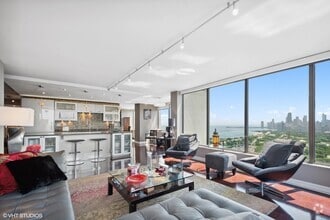 Building Photo - 2800 N Lake Shore Dr