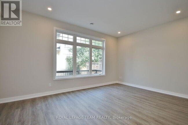 Building Photo - 304 Lanark Ave