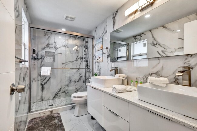 Building Photo - Single Family Home in Non HOA East Boca Raton