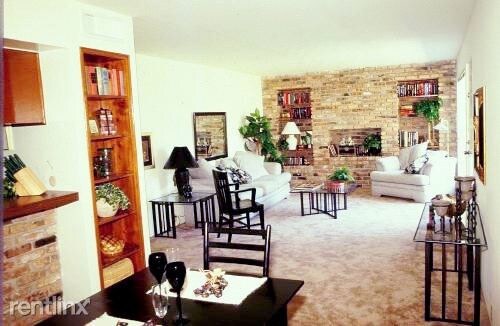 Foto principal - 2213 Fountain View Dr