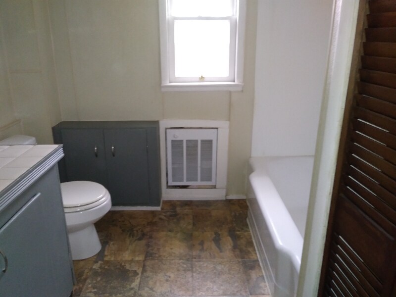Building Photo - 327 East St