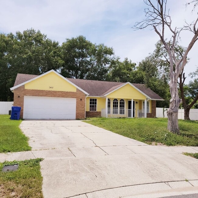 Building Photo - For Rent | Hidden Glen Community | 4 Bed, 2 Bath + Private Pool Oasis