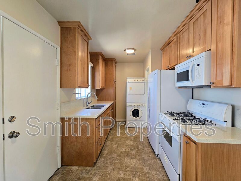 Foto principal - 2601 Gates Ave
