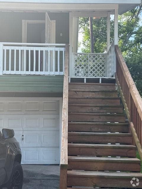 Building Photo - 8220 Glenview Dr