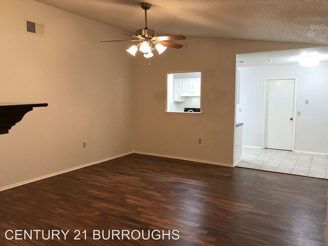 Foto del edificio - 12819 Independence Ave