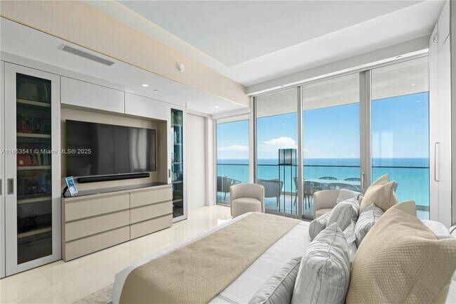 Foto del edificio - 18975 Collins Ave