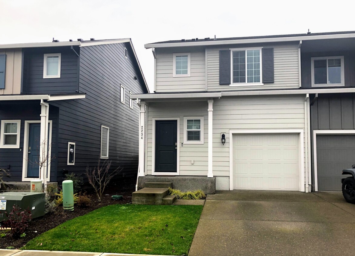 Primary Photo - 2234 NE 115th Ct