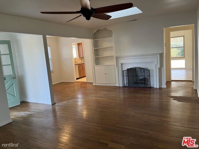 Foto del edificio - 2 br, 2 bath House - 14317 Miranda St
