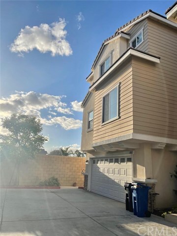 Foto del edificio - 6162 Lincoln Ave